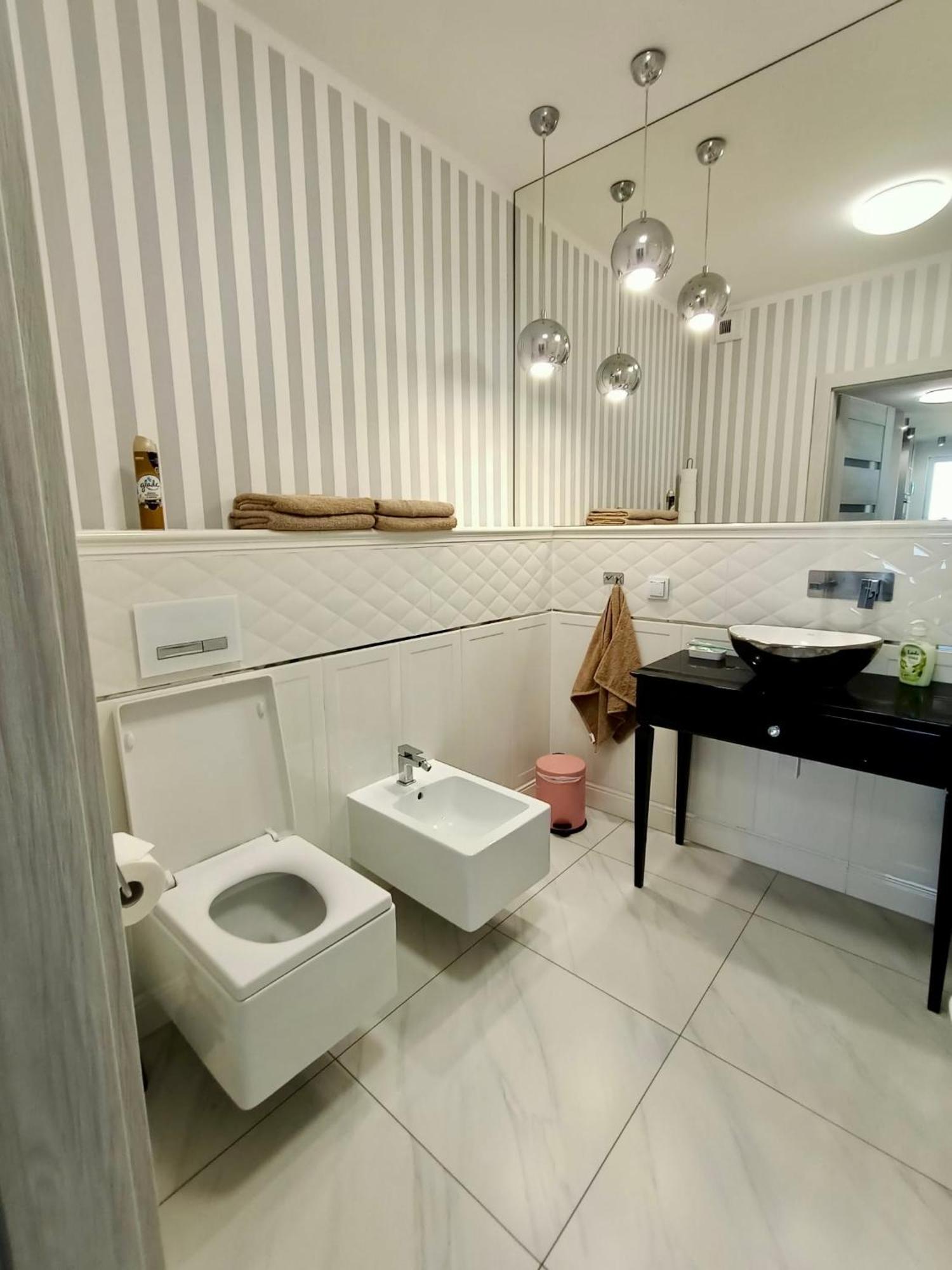 Bastion Walowa - Luxury Apartment With Beautiful View Гданск Екстериор снимка